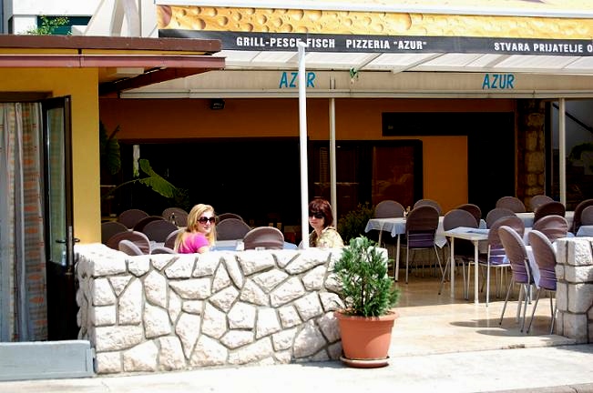 Terras van het naastgelegen "Restaurant Azur"